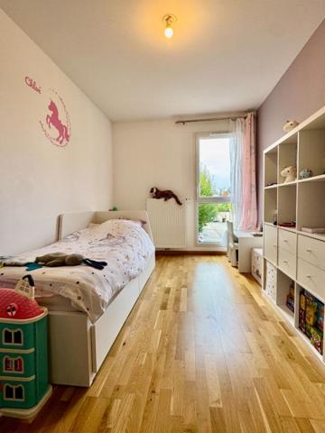 Appartement Genas 4 pièce(s) 82 m2