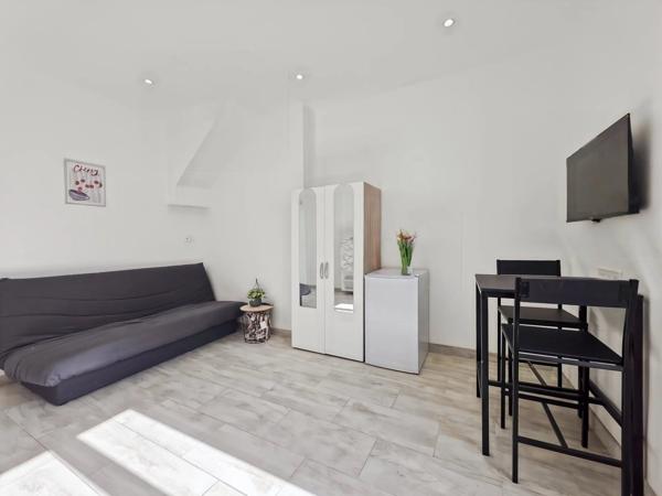 Vente                                                      Appartement
                        
                     1 pièces                      16 m2                     à Linas