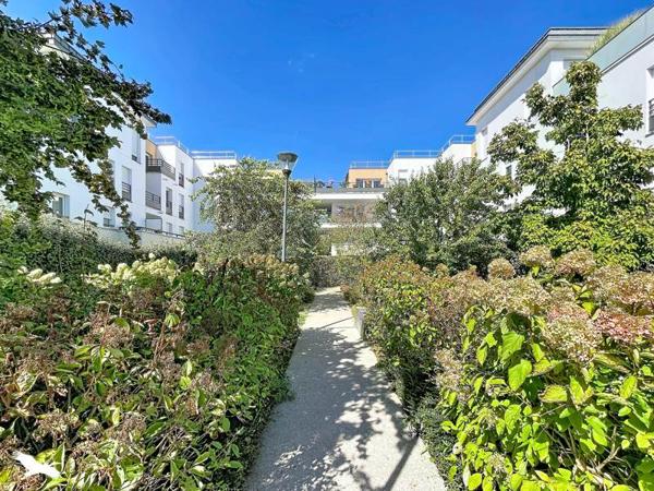 Appartement 317 000 € Élancourt 4 p 82 m² DPE C