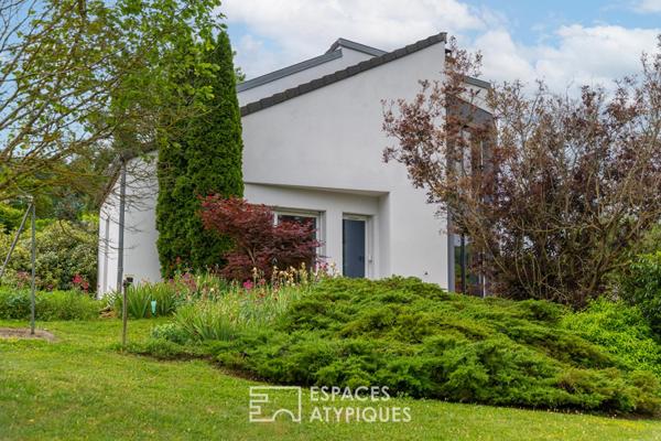 Lumière, design et sérénité : une réalisation d’architecte dans son écrin vert