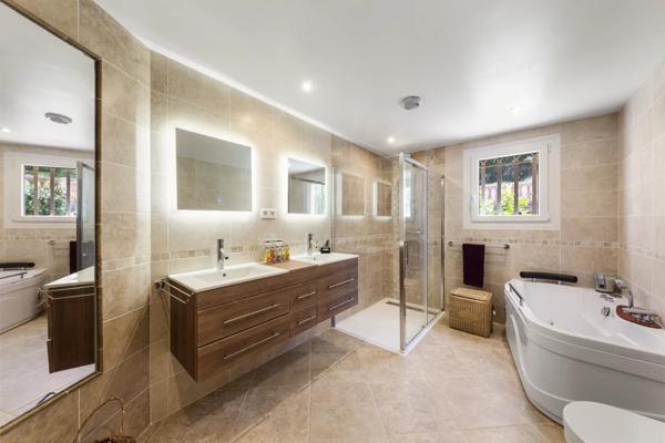 Trans-en-Provence (83720) TRANS en PROVENCE Villa traditionnelle avec piscine et VUE dégagée