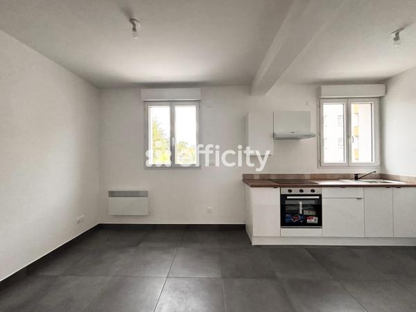 Immeuble
        
        - 140 m² Exclusivité 835 000 € *