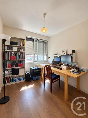 Maison à vendre  4 pièces - 140 m 2   MOULINS  - 03