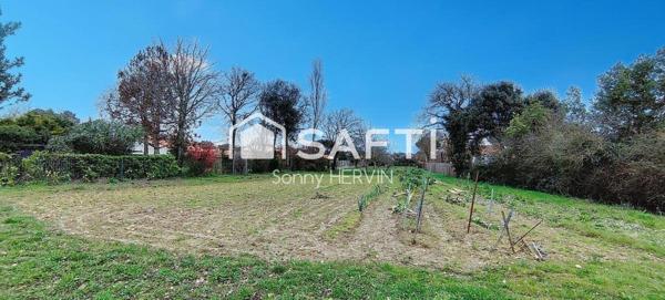 Terrain constructible 1850m² - Proche BOURGENAY