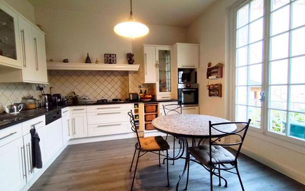 Maison à vendre    8 pièces • 181 m2 Épône