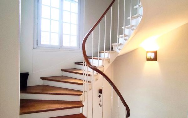 Maison à vendre    8 pièces • 181 m2 Épône