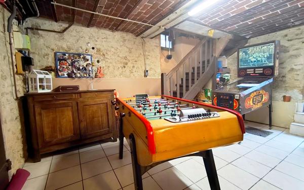 Maison à vendre    8 pièces • 181 m2 Épône