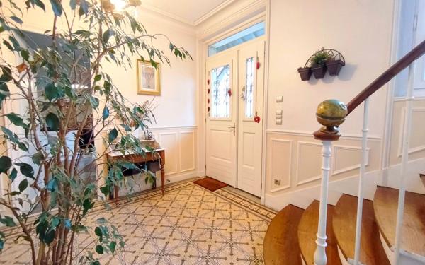 Maison à vendre    8 pièces • 181 m2 Épône