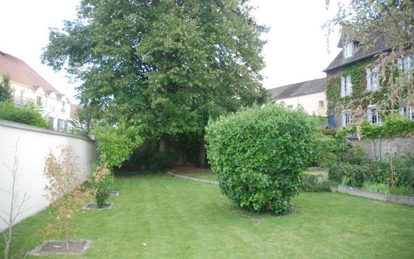 Maison à vendre    8 pièces • 181 m2 Épône