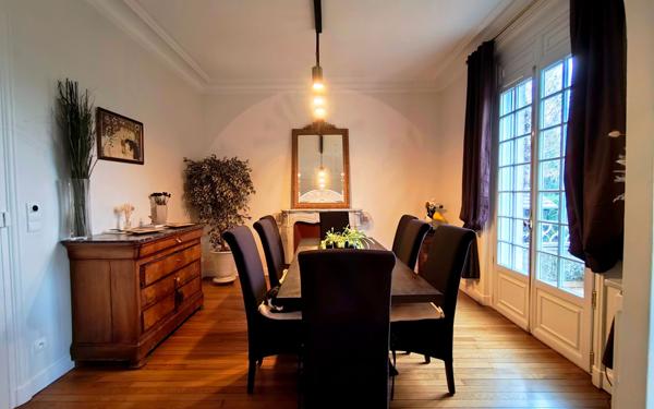 Maison à vendre    8 pièces • 181 m2 Épône