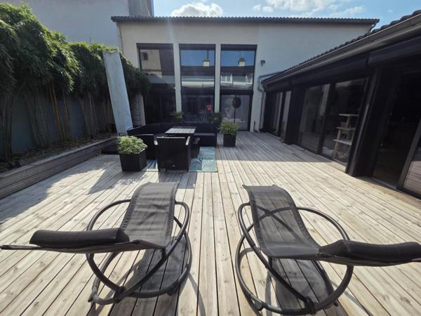 Maison 3 chambres et 2 bureaux terrasse garage