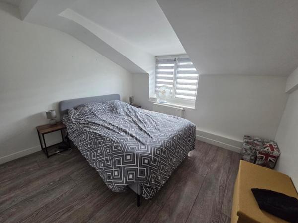 Maison 3 chambres et 2 bureaux terrasse garage