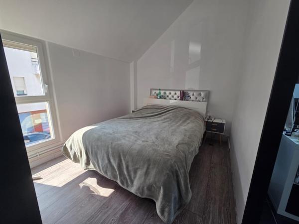 Maison 3 chambres et 2 bureaux terrasse garage