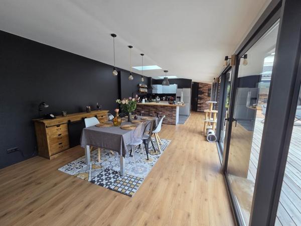 Maison 3 chambres et 2 bureaux terrasse garage