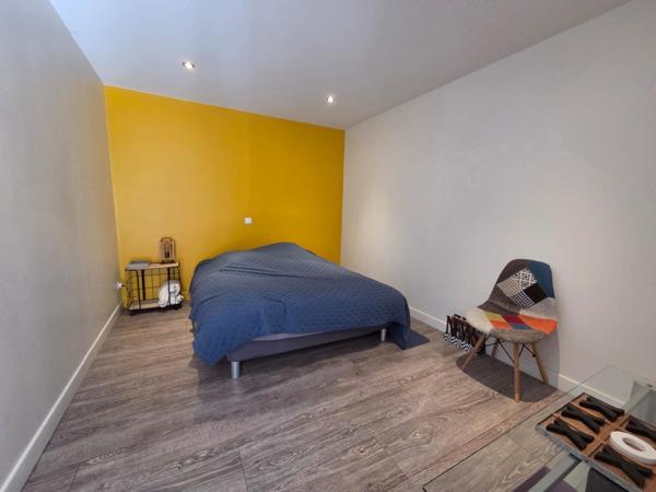 Maison 3 chambres et 2 bureaux terrasse garage