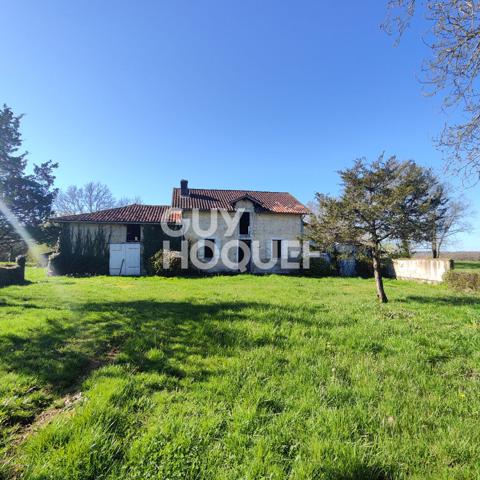 Corps de ferme à renover avec étables