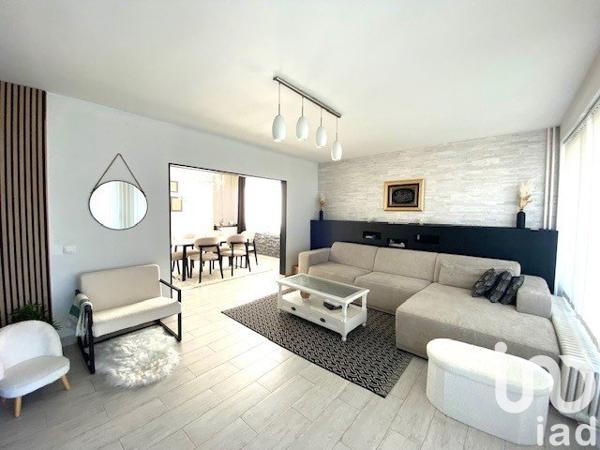 Appartement 4 pièces de 88 m² à Lys-lez-Lannoy (59390)