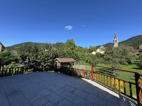 Maison - 9 pièces - 154 m²