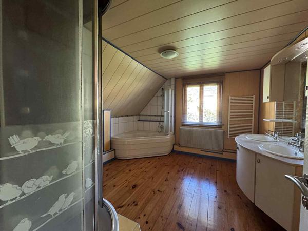 Maison - 9 pièces - 154 m²