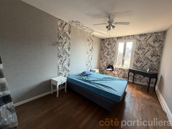 Vente
                Maison206 m² - 6 Pièces -
                    MORLAC (18170)