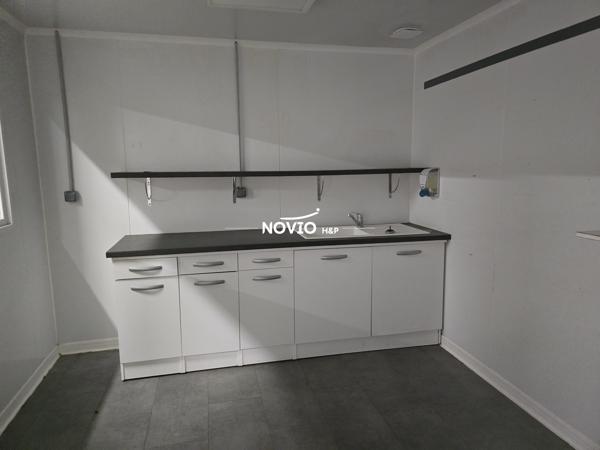 Local professionnel 1670 m²