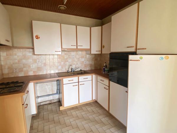 LA CHAPELLE ACHARD 85150 EN RASE CAMPAGNE ADORABLE FERMETTE A RAFRAICHIR AVEC GRANGE ET JARDIN