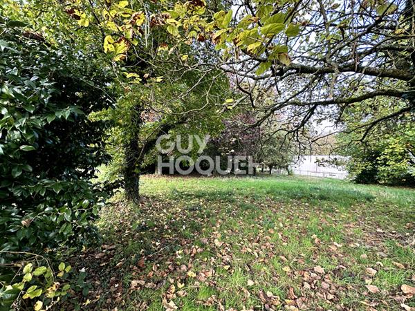 Terrain Rare de 687 m2