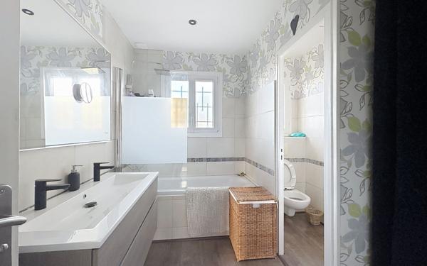 Maison à vendre    6 pièces • 141 m2 Lons