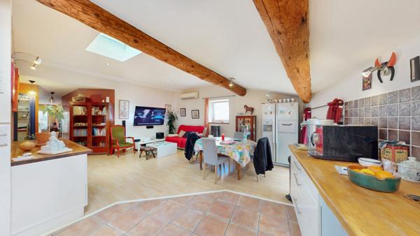 Ginestas, maison de village 120m² + terrasse de 16m² et garage de 105m²