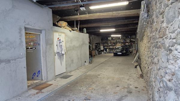 Ginestas, maison de village 120m² + terrasse de 16m² et garage de 105m²