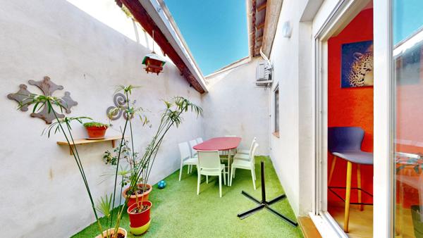 Ginestas, maison de village 120m² + terrasse de 16m² et garage de 105m²