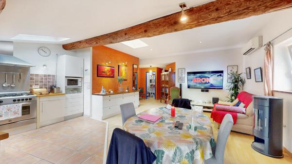 Ginestas, maison de village 120m² + terrasse de 16m² et garage de 105m²