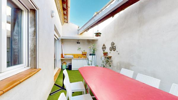 Ginestas, maison de village 120m² + terrasse de 16m² et garage de 105m²