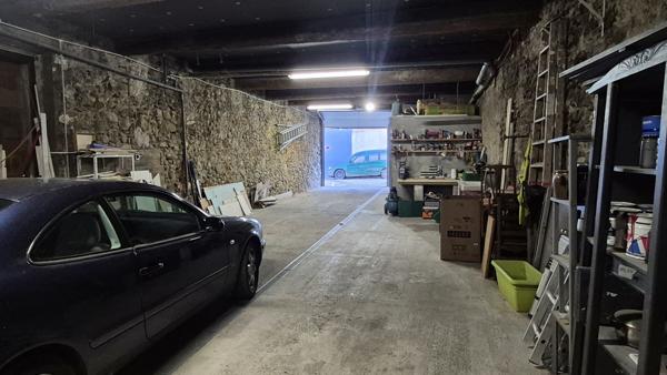 Ginestas, maison de village 120m² + terrasse de 16m² et garage de 105m²