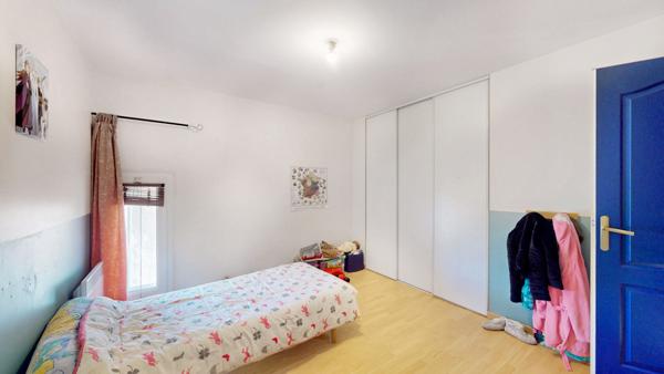 Ginestas, maison de village 120m² + terrasse de 16m² et garage de 105m²