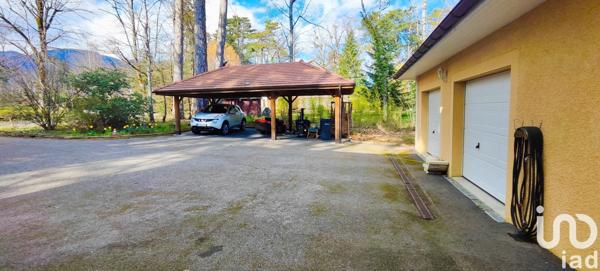 Maison 8 pièces de 259 m² à Gex (01170)