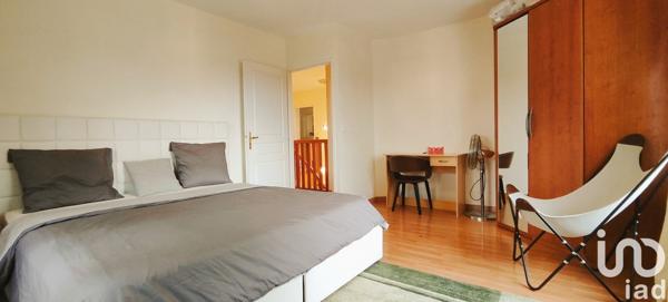 Maison 8 pièces de 259 m² à Gex (01170)