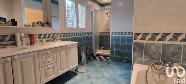 Maison 8 pièces de 259 m² à Gex (01170)