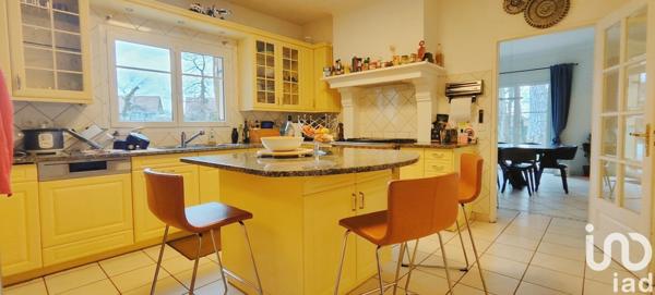 Maison 8 pièces de 259 m² à Gex (01170)