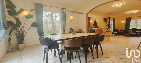 Maison 8 pièces de 259 m² à Gex (01170)