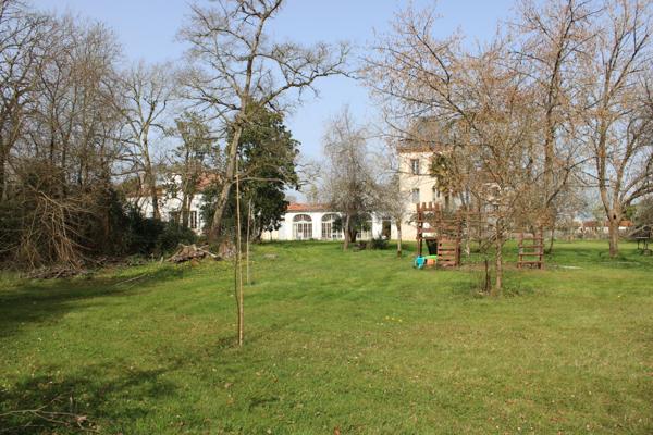 Domaine Historique de 850 m² – Aux Possibilités Infinies