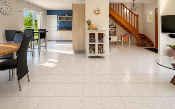 Maison à Savigné-l'Évêque, 72460 - 5 pièces 131m²