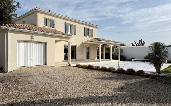 Maison à vendre    5 pièces •  Saint-Palais-sur-Mer