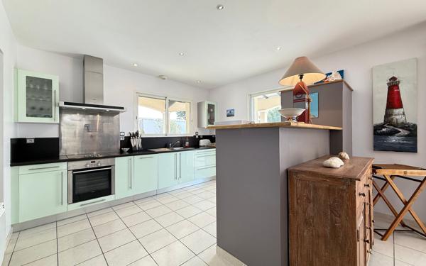 Maison à vendre    5 pièces •  Saint-Palais-sur-Mer