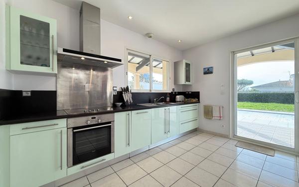 Maison à vendre    5 pièces •  Saint-Palais-sur-Mer