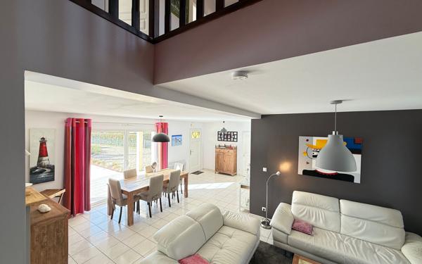 Maison à vendre    5 pièces •  Saint-Palais-sur-Mer