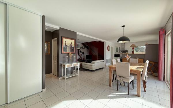 Maison à vendre    5 pièces •  Saint-Palais-sur-Mer