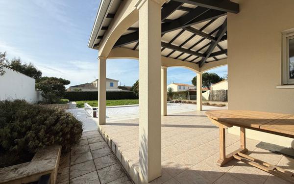 Maison à vendre    5 pièces •  Saint-Palais-sur-Mer