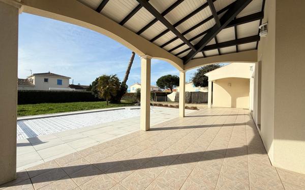 Maison à vendre    5 pièces •  Saint-Palais-sur-Mer