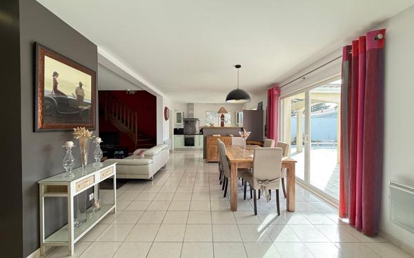 Maison à vendre    5 pièces •  Saint-Palais-sur-Mer